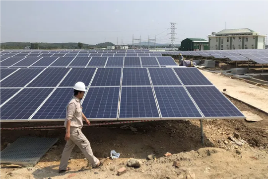 Bộ Công Thương đề xuất mua điện mặt trời tự sản, tự tiêu với giá 671 đồng/kWh