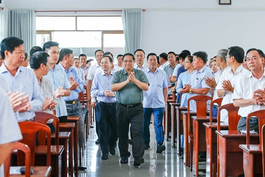 Thủ tướng tiếp xúc cử tri Cần Thơ sau kỳ họp Quốc hội