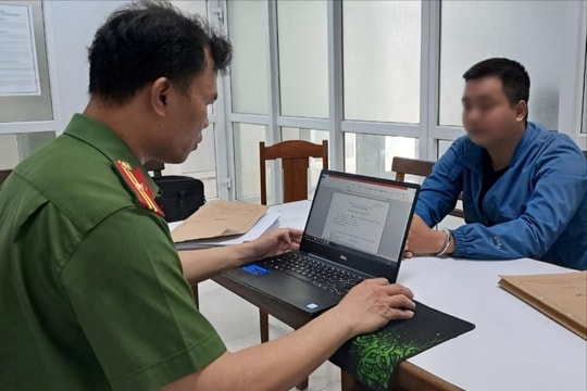 Nhân viên tín dụng ngân hàng lừa đảo chiếm đoạt tài sản