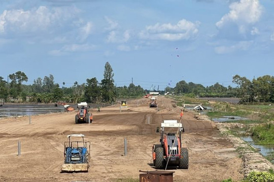 Áp dụng cơ chế đặc thù rút ngắn thời gian cấp phép khai thác mỏ cát