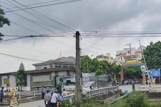 Hà Nội: Tai nạn liên hoàn khiến 4 người tử vong