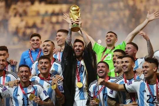 Messi - Một huyền thoại về tài năng và sự tử tế