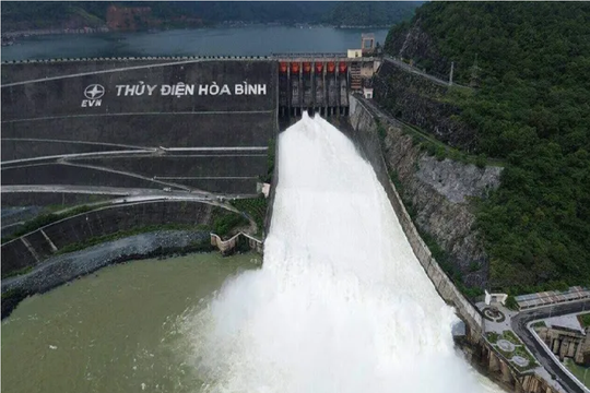 16h hôm nay 16/7, hồ thủy điện Hòa Bình và Tuyên Quang mở cửa xả đáy