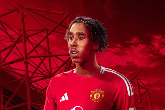 Hé lộ mức lương của tân binh Yoro tại Man United