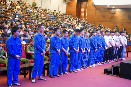 Xét xử lưu động nhóm thanh thiếu niên gây rối trật tự công cộng