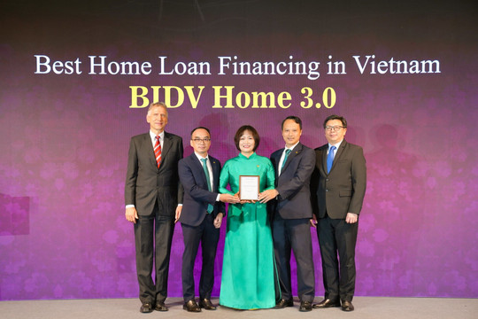 BIDV nhận “cú đúp” giải thưởng uy tín trong lĩnh vực ngân hàng bán lẻ