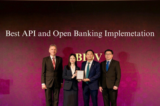 BIDV nhận 02 giải thưởng quốc tế uy tín dành cho sản phẩm, dịch vụ doanh nghiệp