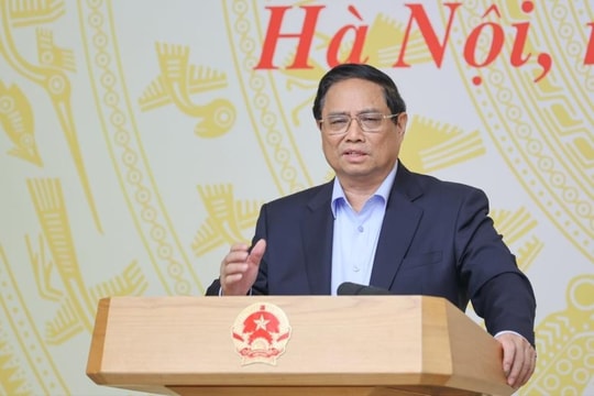 Thủ tướng: Bộ trưởng, Chủ tịch UBND phải tiên phong thúc đẩy chuyển đổi số