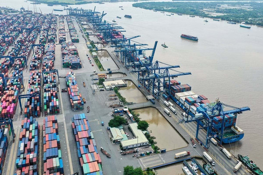 Đến giữa tháng 7, xuất nhập khẩu hàng hóa đạt hơn 402 tỷ USD