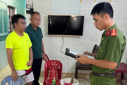 Bắt giữ 4 đối tượng cá độ bóng đá