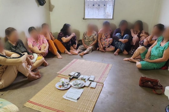 Phá tụ điểm đánh bạc trong phòng trọ