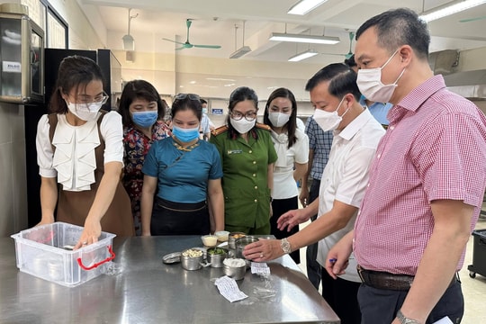 Tăng cường kiểm soát an toàn thực phẩm xung quanh trường học