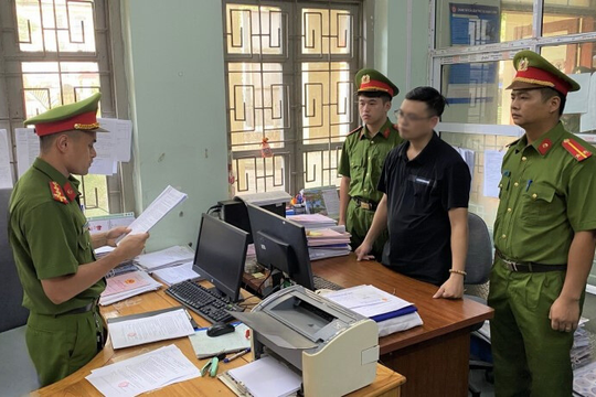 Khởi tố 2 cán bộ ở Bắc Kạn thẩm định hồ sơ đất trái pháp luật