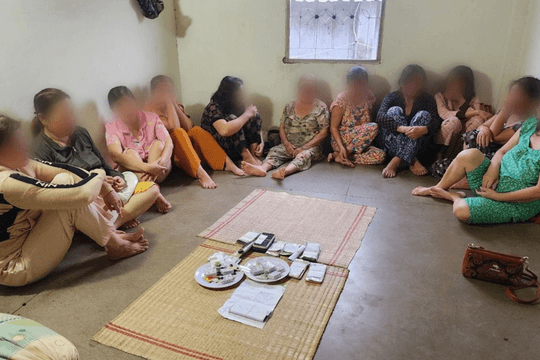 Bắt giữ nhóm phụ nữ đánh bạc ăn tiền