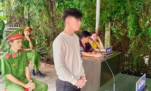 Lĩnh hơn 6 năm tù vì chém người gây thương tích