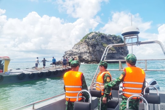Cứu nạn thành công 7 ngư dân gặp nạn trên biển