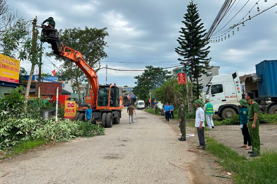 Phú Lương (Thái Nguyên): Lập lại trật tự hành lang an toàn giao thông