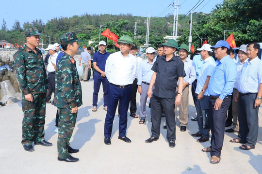 Bình Định: Thông qua Nghị quyết hỗ trợ học sinh xã đảo Nhơn Châu
