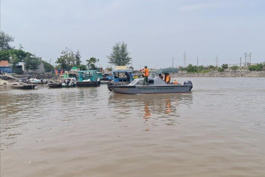 Ảnh hưởng bão số 2, gần 4.000 người mắc kẹt trên đảo Cát Bà