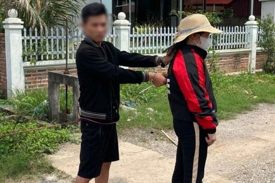 Truy tố đối tượng dùng tua-vit giết người
