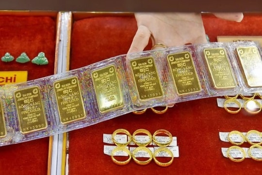 Giá vàng hôm nay 24/7: NHNN bán vàng là giải pháp tạm thời