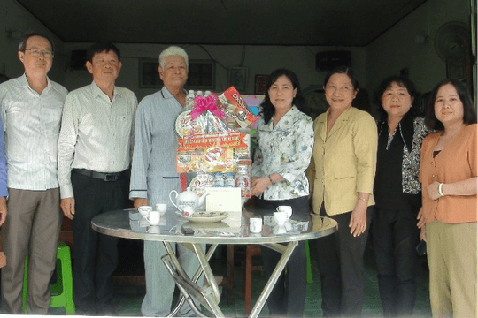 An Giang: Thăm, tặng quà các gia đình chính sách