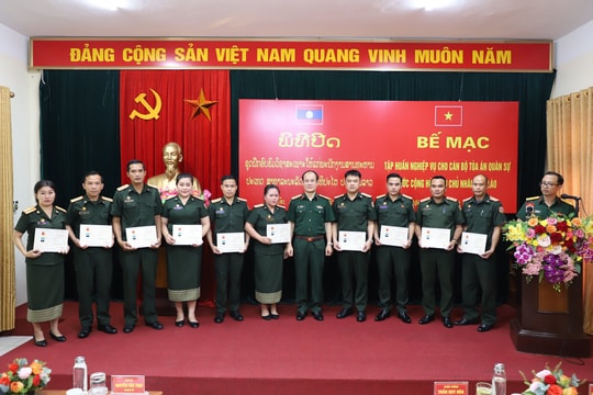 Bế mạc Lớp tập huấn nghiệp vụ cho cán bộ Tòa án quân sự Lào năm 2024