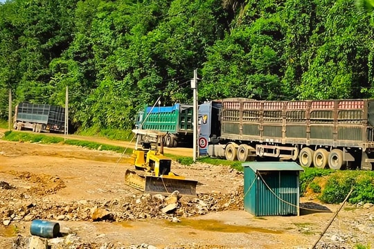 Tuyên Quang: Đoàn xe vận chuyển khoáng sản qua xã Thành Long và Thái Hòa từng bị phạt hơn 100 triệu