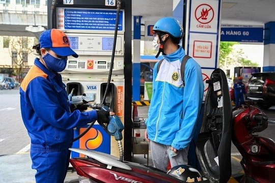 Giá xăng dầu giảm lần thứ ba liên tiếp