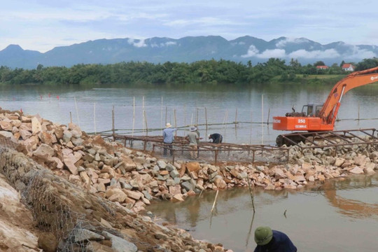 Quảng Nam: Phòng chống sạt lở nơi vùng nước xoáy ven sông Thu Bồn