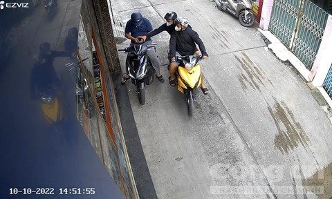Truy bắt 2 kẻ cướp giật kéo lê nạn nhân trên đường