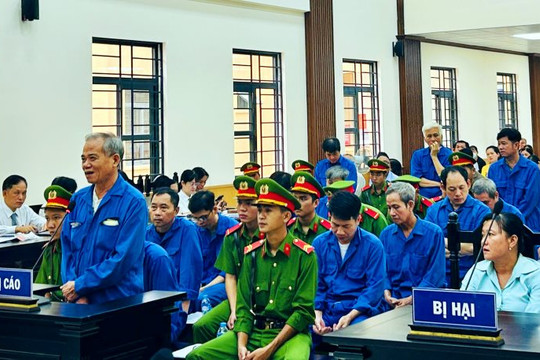 Loạt cựu cán bộ lĩnh án vì "rút ruột" để... tiếp khách