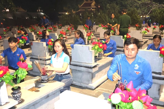 Thắp nến tri ân, tưởng nhớ các Anh hùng liệt sĩ