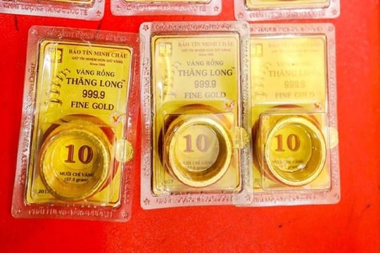 Giá vàng hôm nay 26/7: Vàng nhẫn tiếp tục giảm theo giá thế giới