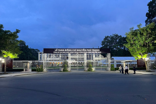 TP HCM: Lực lượng Công an túc trực xuyên đêm đảm bảo tuyệt đối an toàn, an ninh Lễ Quốc tang