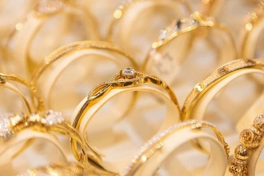 Giá vàng hôm nay 27/7: Vàng nhẫn tăng tới 300.000 đồng/lượng