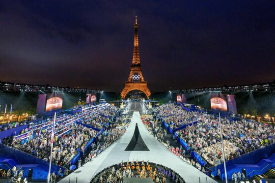 Lễ khai mạc Olympic Paris 2024: Màn trình diễn tuyệt đẹp dưới mưa