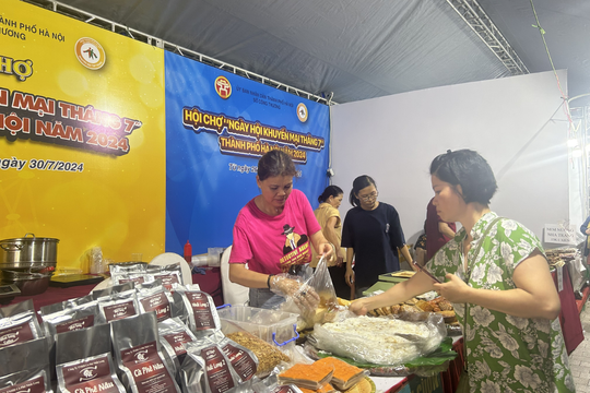 Khai mạc hội chợ “Ngày hội khuyến mại tháng 7”