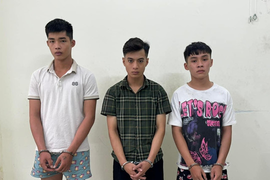 Bắt nhóm cướp kéo lê nạn nhân trên đường qua camera hành trình