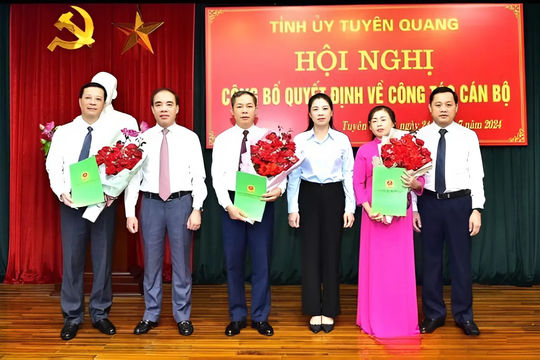 Tỉnh ủy Tuyên Quang công bố các quyết định về công tác cán bộ