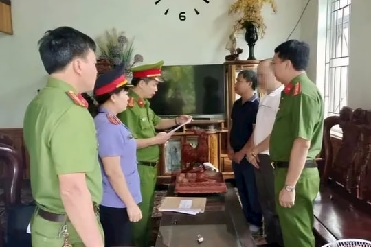 Xuất hóa đơn khống, giám đốc và kế toán bị khởi tố