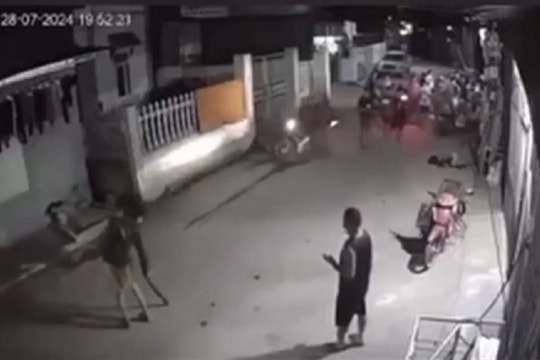 Điều tra vụ việc con trai chém mẹ và dì ruột trọng thương