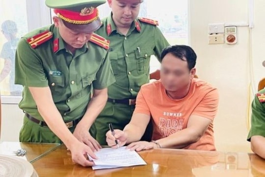 Bắt giam Trưởng phố bán đất nghĩa trang