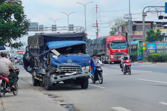 Tai nạn liên tiếp trên Quốc lộ 1, giao thông ùn ứ