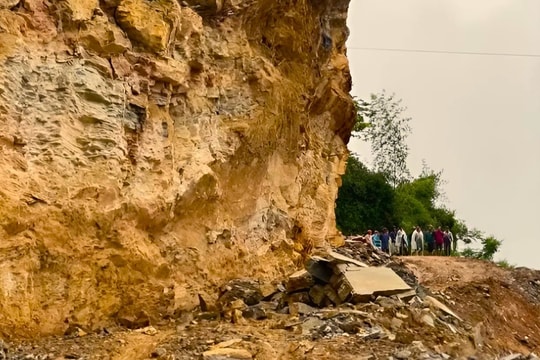 Sạt lở đá khiến hai bố con tử vong tại Hà Giang