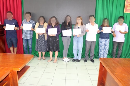 Bắt nhóm đối tượng chuyên dàn cảnh trộm tài sản nơi đông người