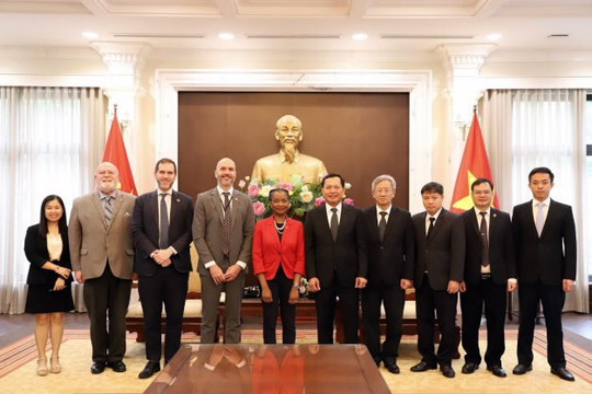 Phó Chánh án Nguyễn Văn Du tiếp Phó Trợ lý Ngoại trưởng Hoa Kỳ