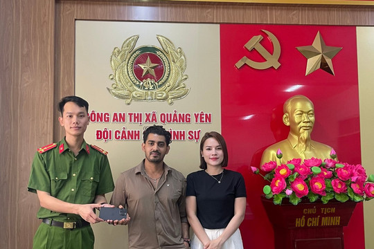 Tìm lại tài sản bị trộm cắp, trao trả cho du khách nước ngoài
