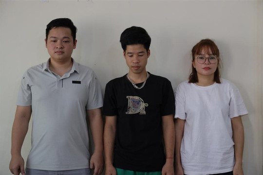 Triệt phá băng mua bán tài khoản ngân hàng "siêu khủng"