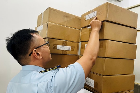 Bị phạt vì đem hàng “mù” nguồn gốc lên mạng bán